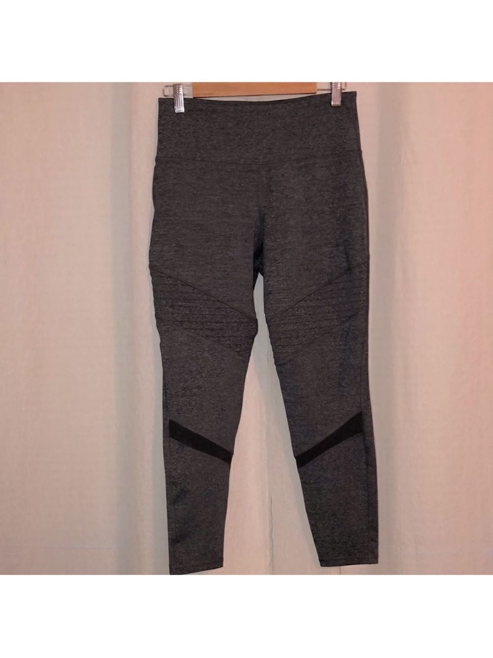 ON L Active Go-Dry Charcoal Gray Heathered Mesh Pleated Inset Athletic Legging